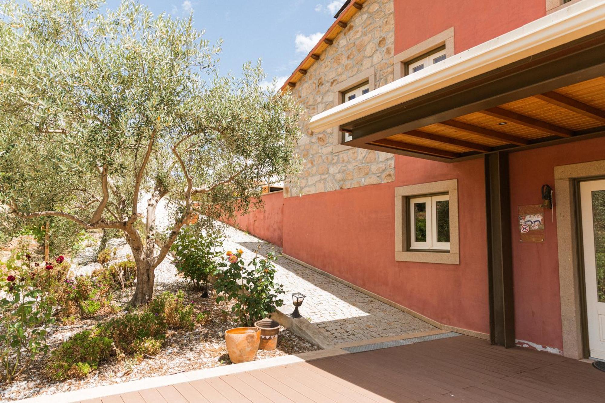 Olhares Do Douro Guest House Torre De Moncorvo Exterior photo