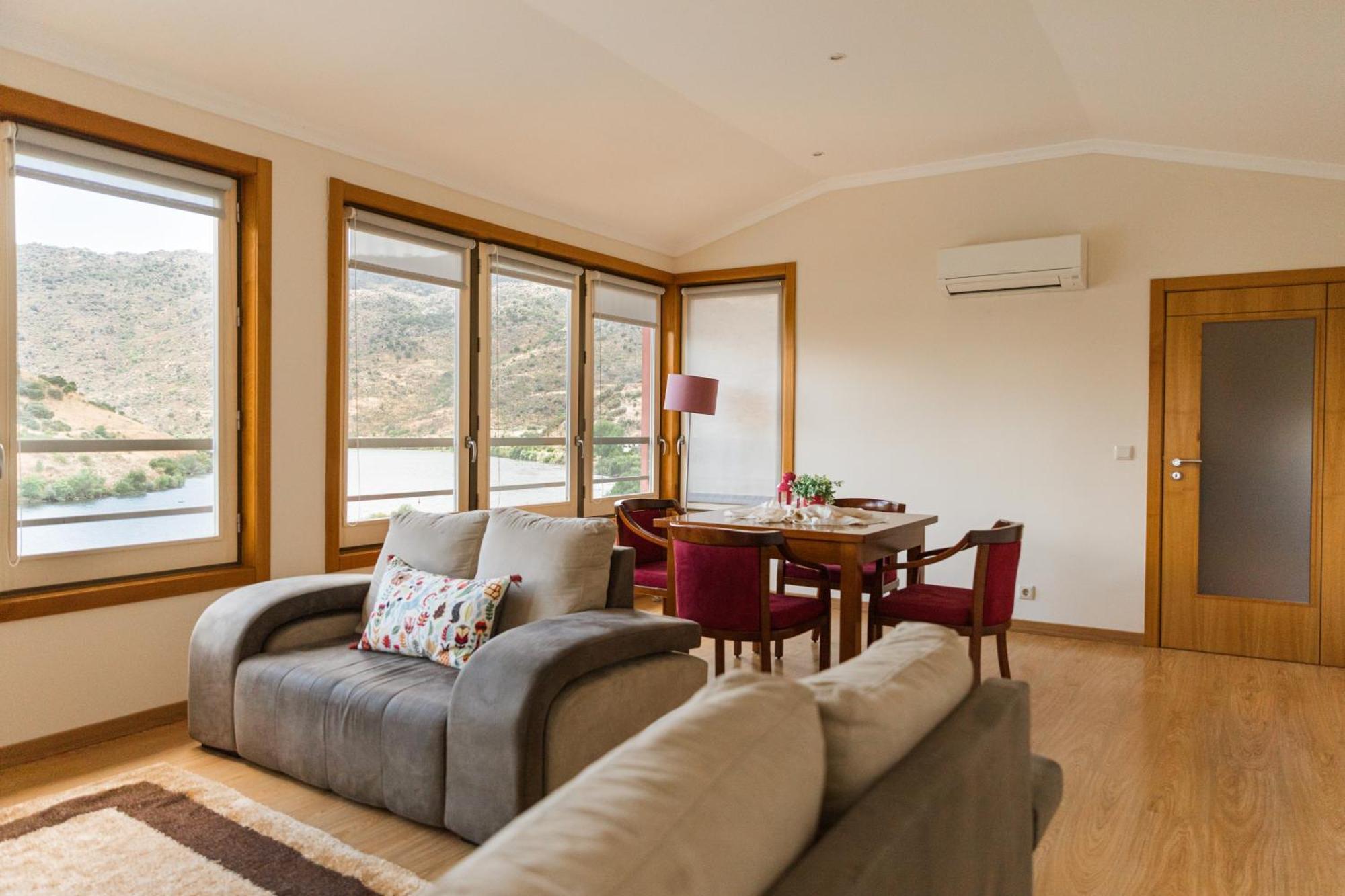 Olhares Do Douro Guest House Torre De Moncorvo Exterior photo
