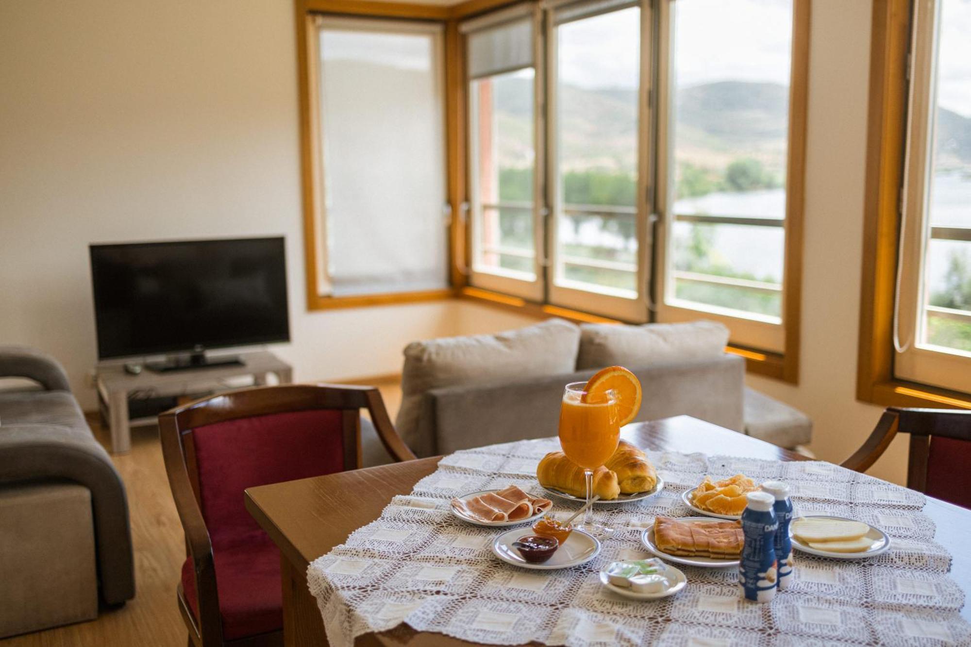Olhares Do Douro Guest House Torre De Moncorvo Exterior photo