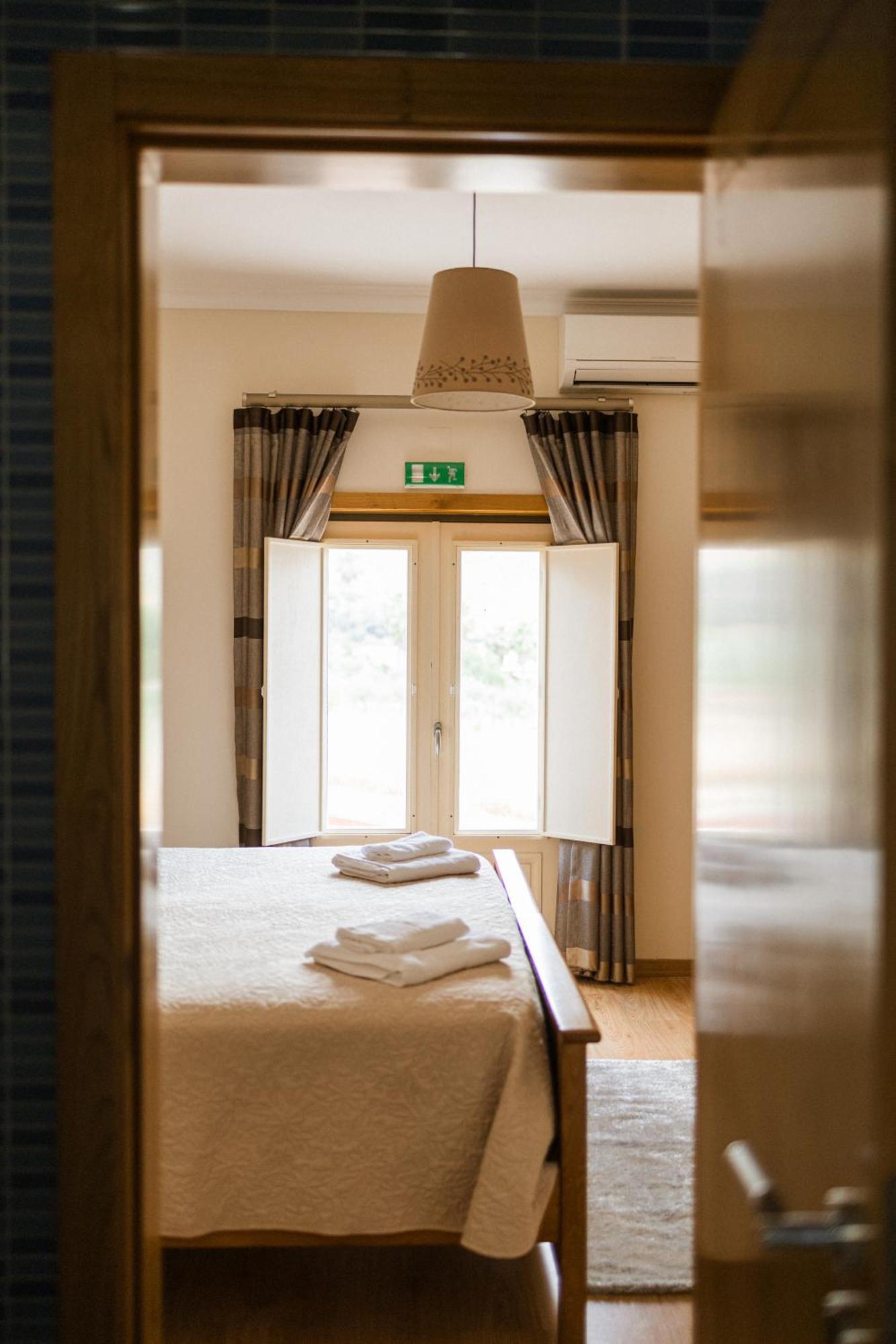 Olhares Do Douro Guest House Torre De Moncorvo Exterior photo