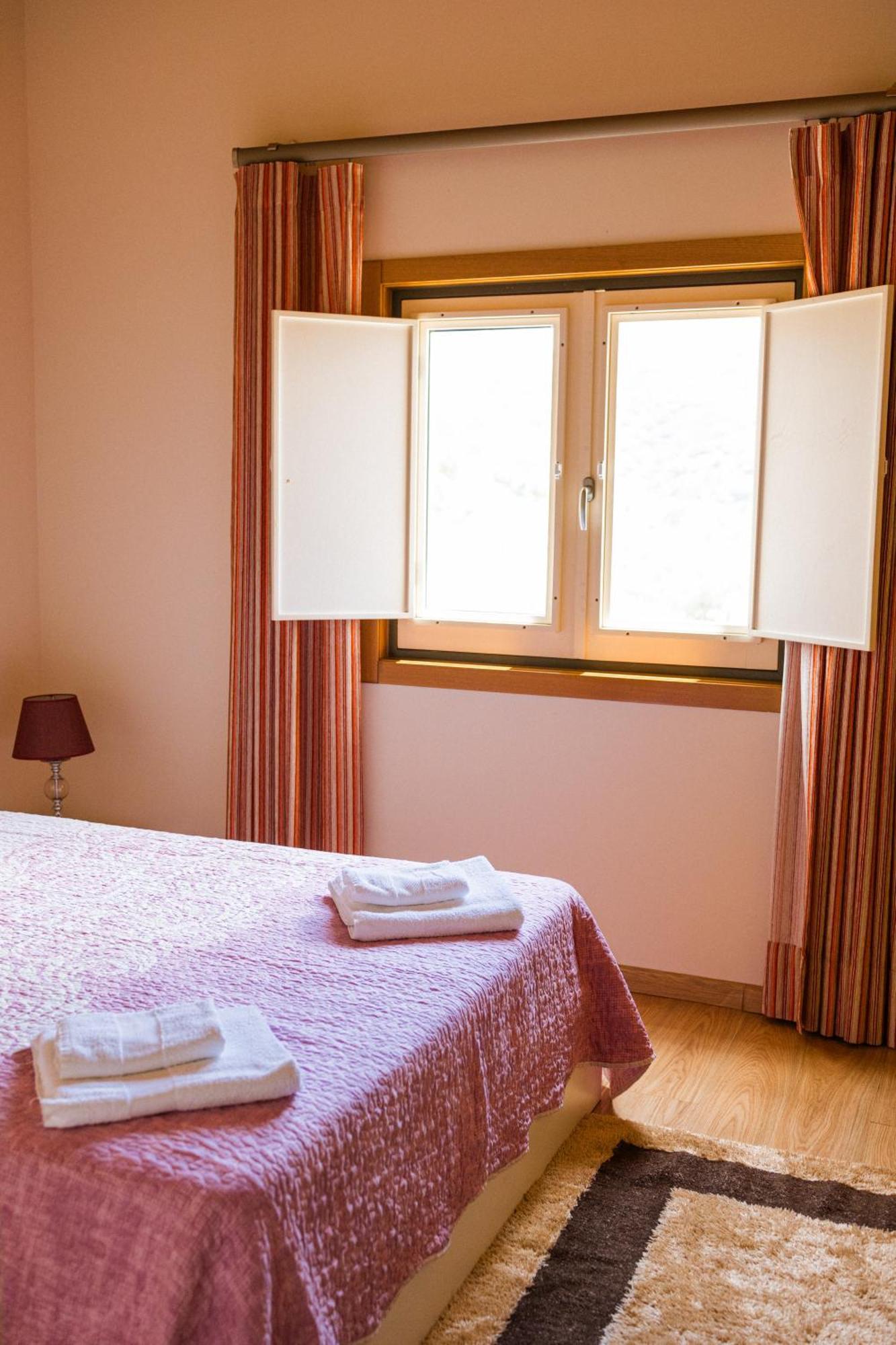 Olhares Do Douro Guest House Torre De Moncorvo Exterior photo